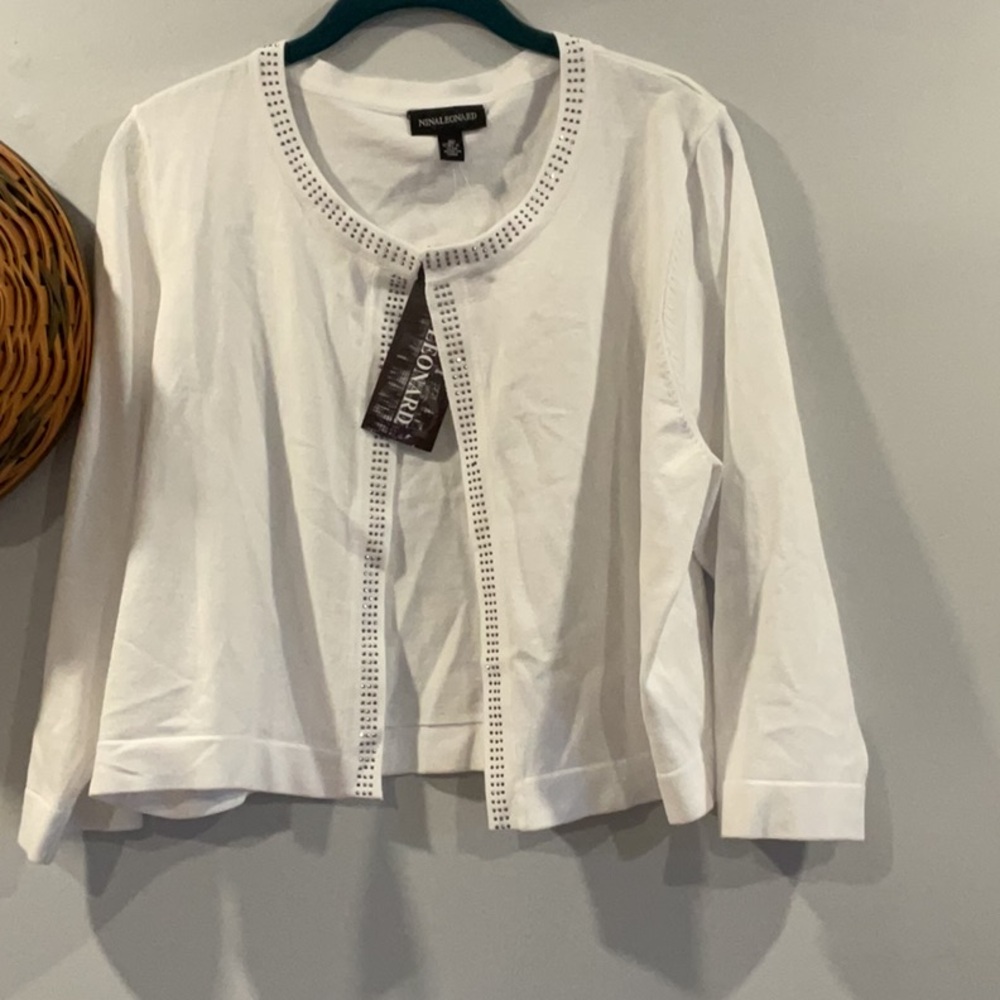 NWT Nina Leonard shrug